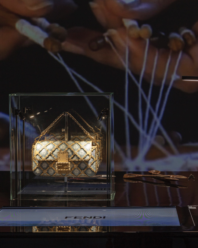 11_FENDI-Baguette-hand-in-hand-exhibition-PDCI_Friuli-Venezia-Giulia