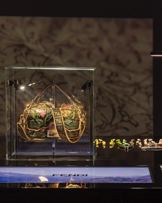12_FENDI-Baguette-hand-in-hand-exhibition-PDCI_Piemonte