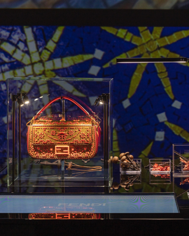 15_FENDI-Baguette-hand-in-hand-exhibition-PDCI_Sicilia