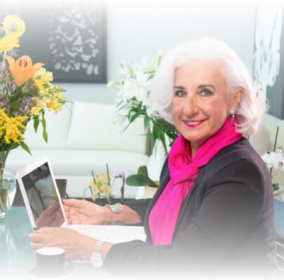 Elena Villarreal, ultra-feminine and exemplary Mexican