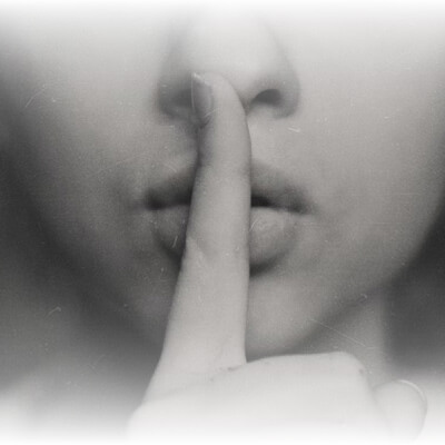 ¿Cómo dejar de hablar demás? y el poder de la escucha activa