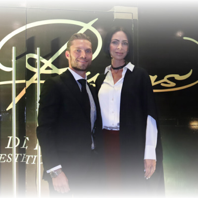 David De Rungs presenta la clínica De Rungs de la mano de la modelo Celina del Villar