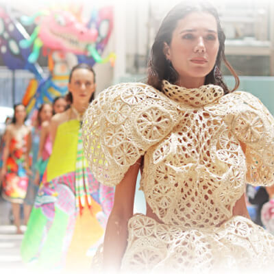 Exclusive catwalks and unforgettable experiences to participate and help the folk art of Mexico