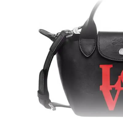 All you need is love y pop art para crear la nueva edición cápsula de Longchamp