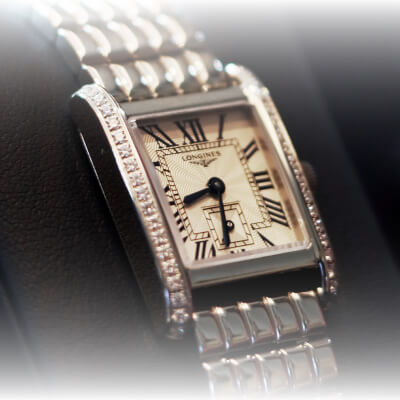 Mini DolceVita de Longines, una pieza de lujo discreto y elegancia atemporal