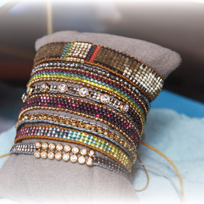 Sweet Vibes by Santo Pecado is joy in your accessories