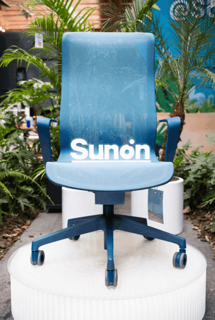 Sunon inaugura planta en México y presenta su icónica silla H5
