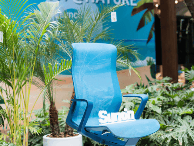 Sunon opens a plant in Mexico and unveils its iconic H5 chair