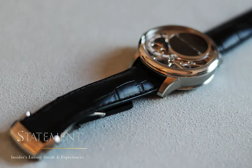 Reloj Mysterious Seconds de Maurice Lacroix, con correa de piel.