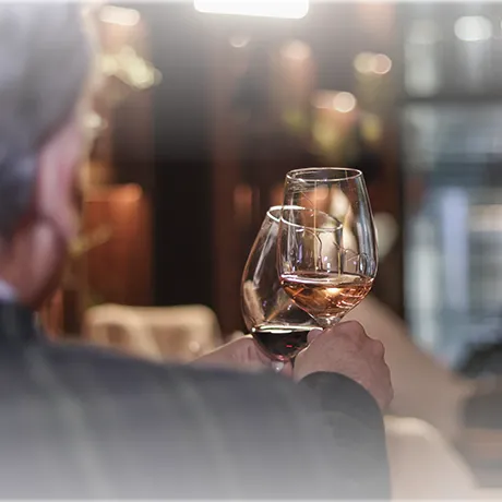 choque de copas de vino Barton & Guestier en Polanco: El Arte de Compartir Vinos