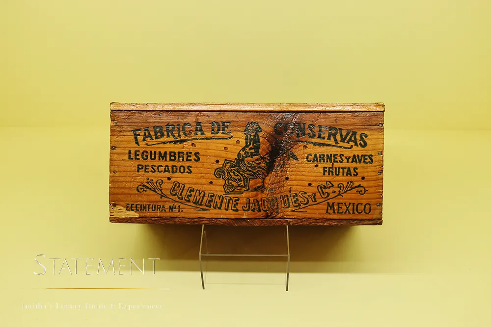 empaque antiguo presentado en la exposición Mexico Francia en Palacio de Hierro Polanco
