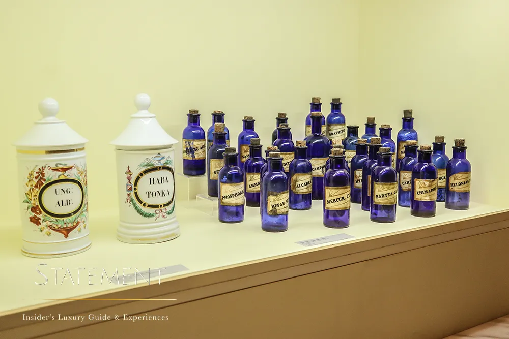 botellas antiguas presentado en la exposición Mexico Francia en Palacio de Hierro Polanco