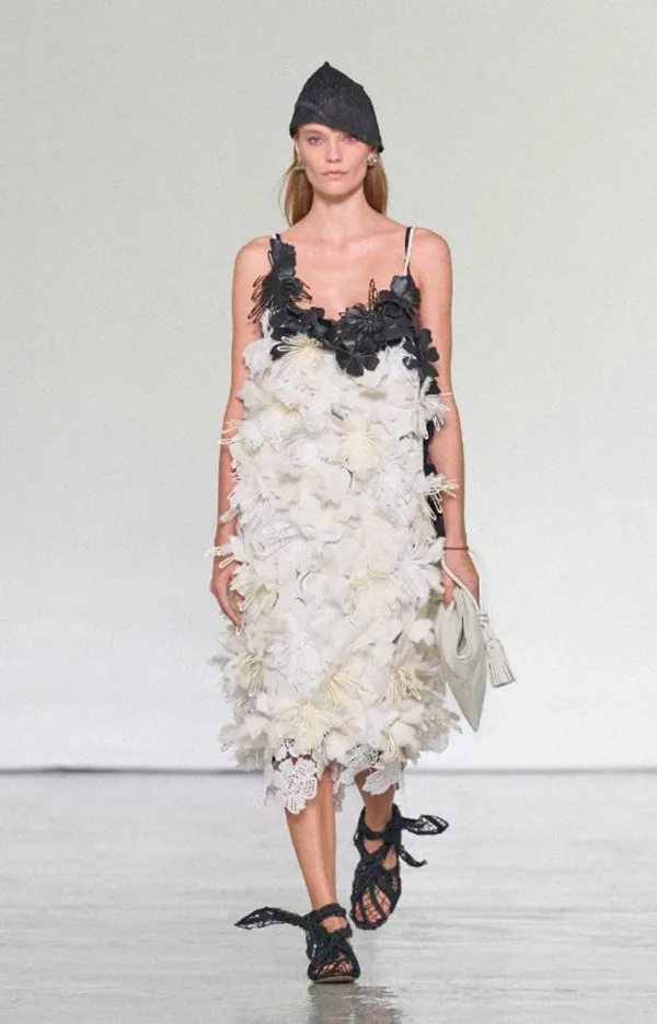 Propuesta de tailoring de Louise Trotter para Bottega Veneta Summer 2027
