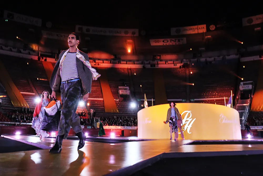 Look masculino de sastrería en la pasarela Otoño-Invierno 2026 de El Palacio de Hierro