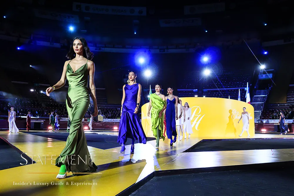 Look femenino de noche durante la pasarela de El Palacio de Hierro en La México