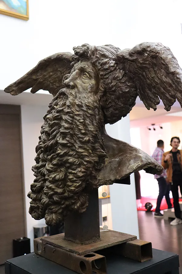 Escultura de Ricardo Amezcua y Ornelas presentada en El Reino de los Espíritus 1.0