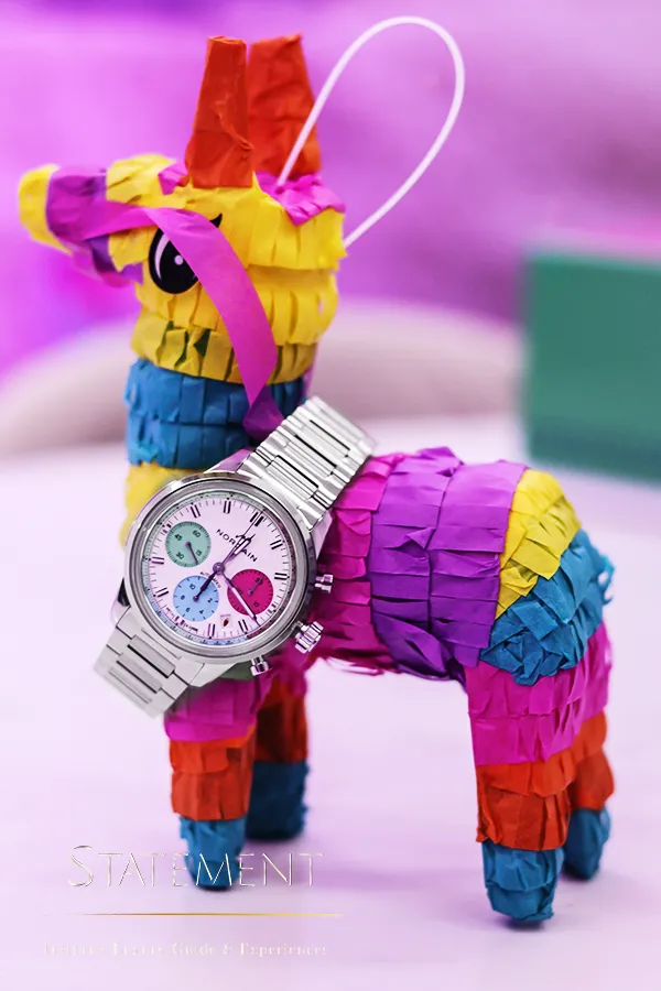 NORQAIN Enjoy Life Chrono Viva México en una piñata mexicana