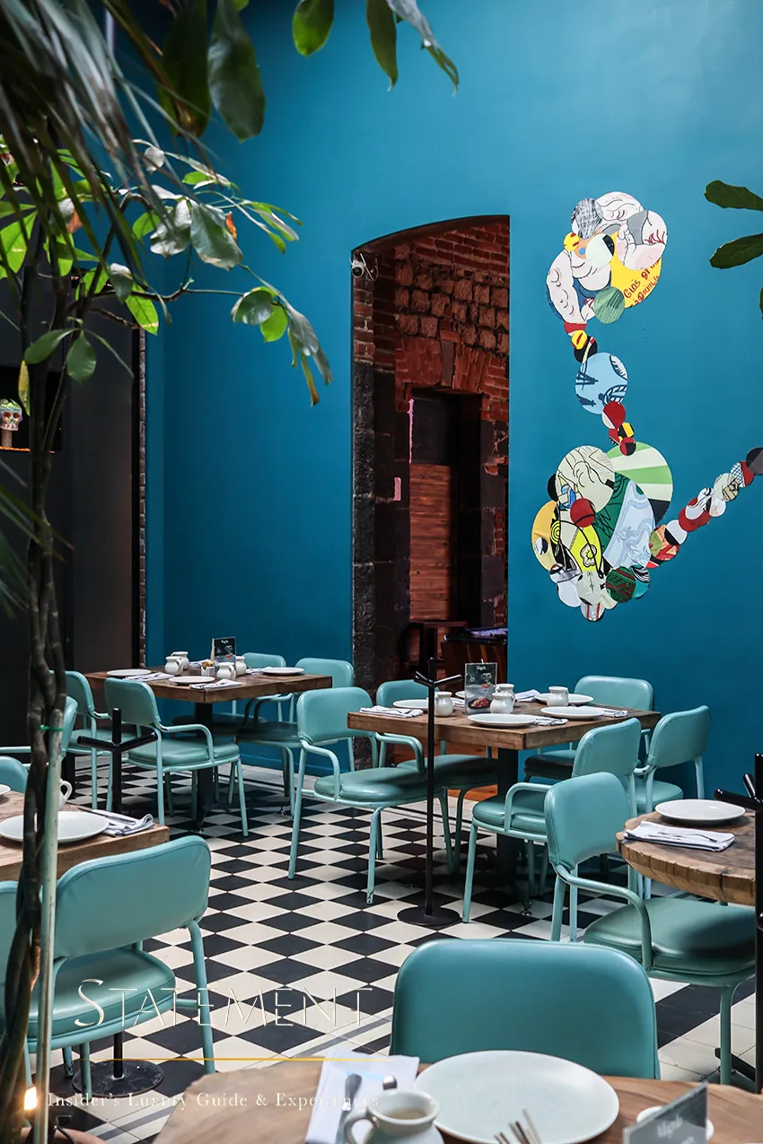 Paredes del restaurant Magda con arte