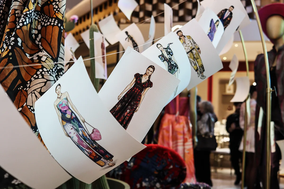 dibujos de los diseños de la pasarela de Pineda Covalin en El Palacio de Hierro Polanco