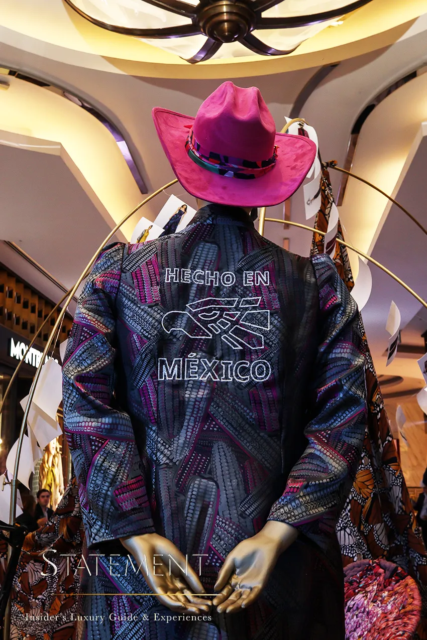 Chamarra con leyenda Hecho en México de Pineda Covalin