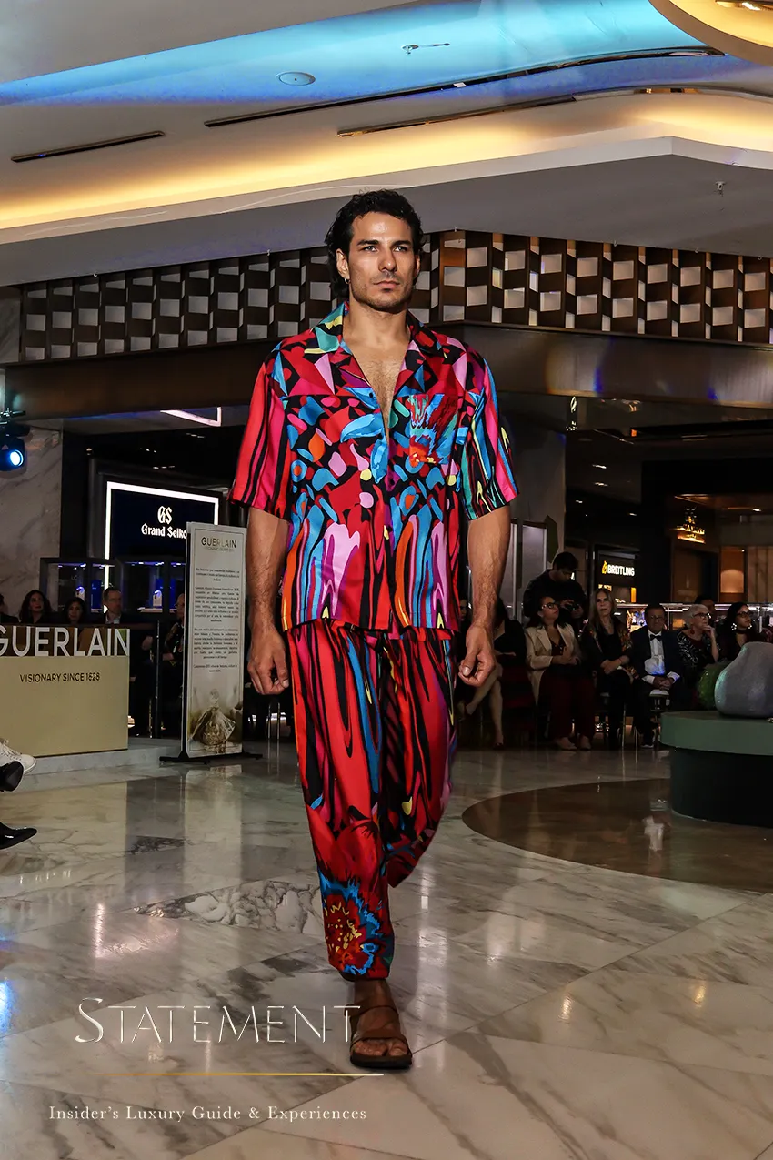Diseño de Pineda Covalin presentado en el desfile de aniversario