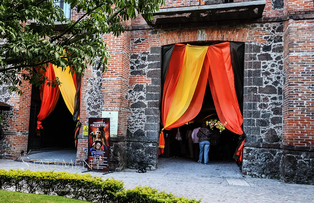Entrada a otra de las zonas de participantes del festival Aire Tinto en Val’Quirico