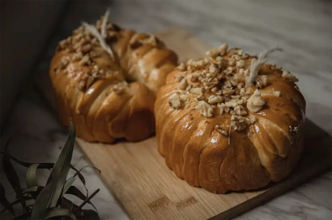 Pan de calabaza con especias con forma de calabaza
